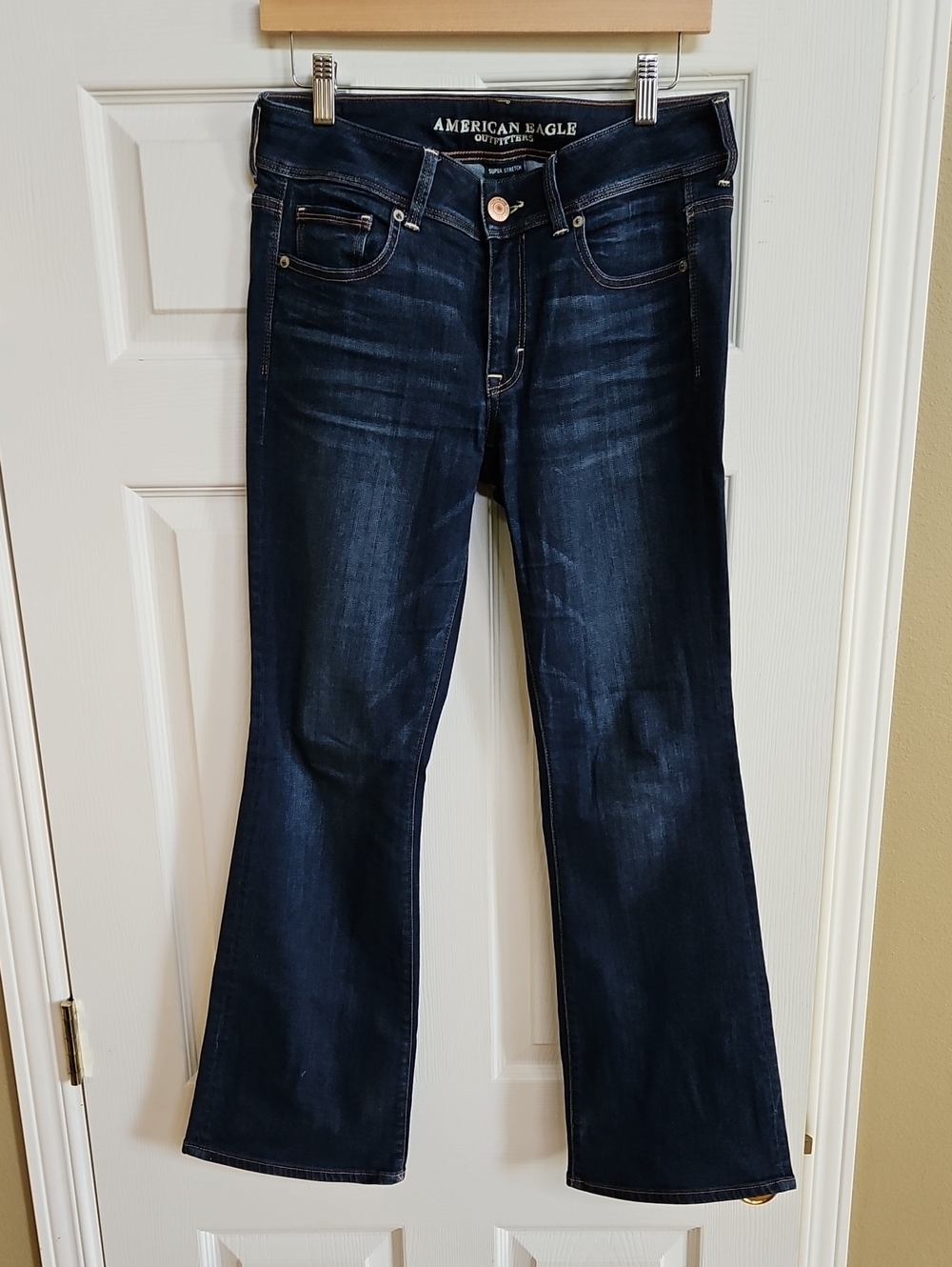 American Eagle Outfitters 6 Short Kick Boot Jeans Women